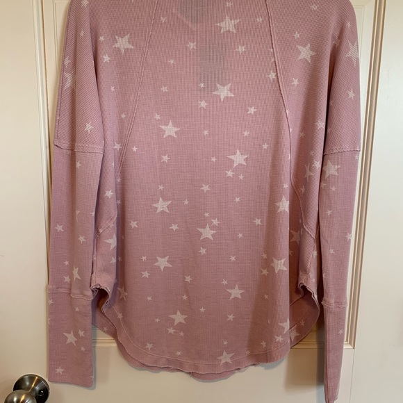 NWT Lucky Brand Women’s Pink Thermal Star Print Pullover Relaxed Fit Size XS - Picture 7 of 9
